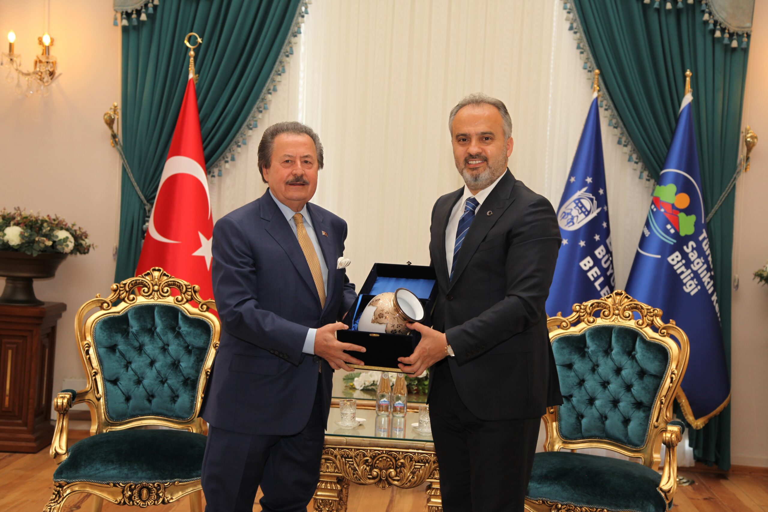 Çağlar’dan Aktaş’a ziyaret; ‘Şehrimize daha büyük hizmetlerimiz olacak’ Çağlar’dan Aktaş’a ziyaret; ‘Şehrimize daha büyük hizmetlerimiz olacak’