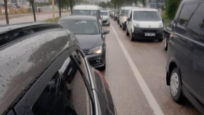 Bursa’nın tıkanan yoluyla ilgili iki kritik çağrı!