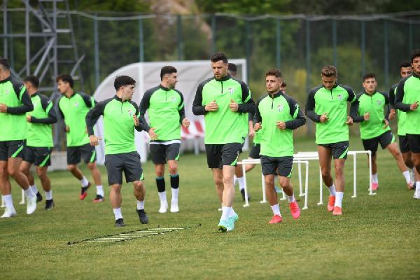 Timsah son düzlüğe girdi! Güzel günler yakın Timsah son düzlüğe girdi! Güzel günler yakın