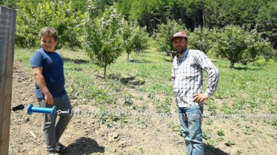 Bursa’da bahçesini yaban hayvanlarından böyle koruyor
