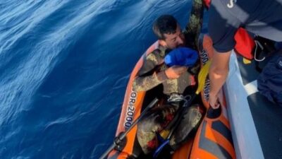 İzmir’de bottaki sığınmacı kurtarıldı