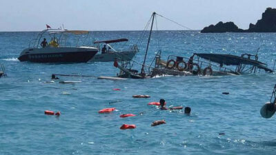 Tur teknesi battı! Denizde can pazarı