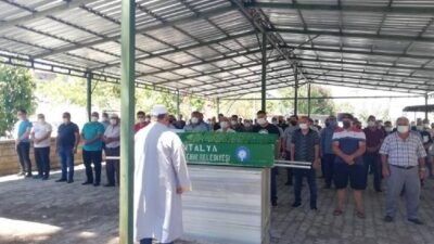 Minik Ecrin’e gözyaşlarıyla veda