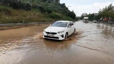 Bursa’da sağanak! Sürücülerin zor anları