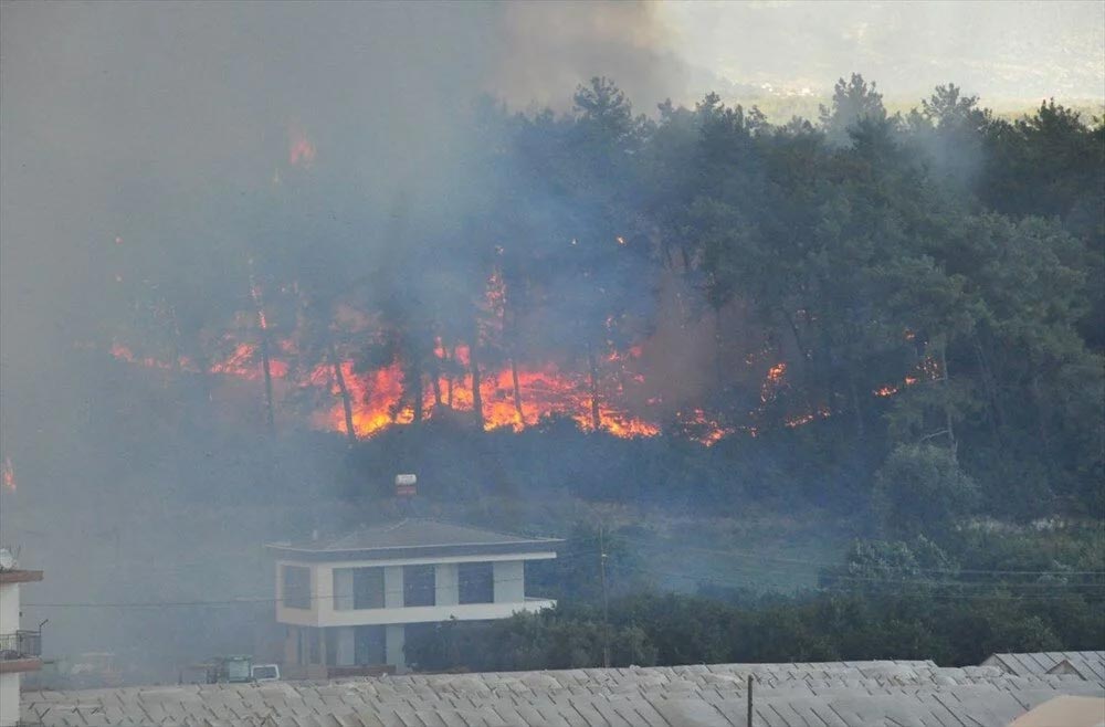 Antalya Manavgat’taki yangın kontrol altında