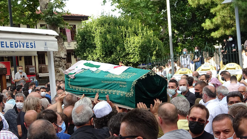 Bursaspor’un eski yöneticisi Hasan Gülayan’a son görev Bir süredir tedavi gören ve önceki gece hayatını kaybeden Bursaspor'un