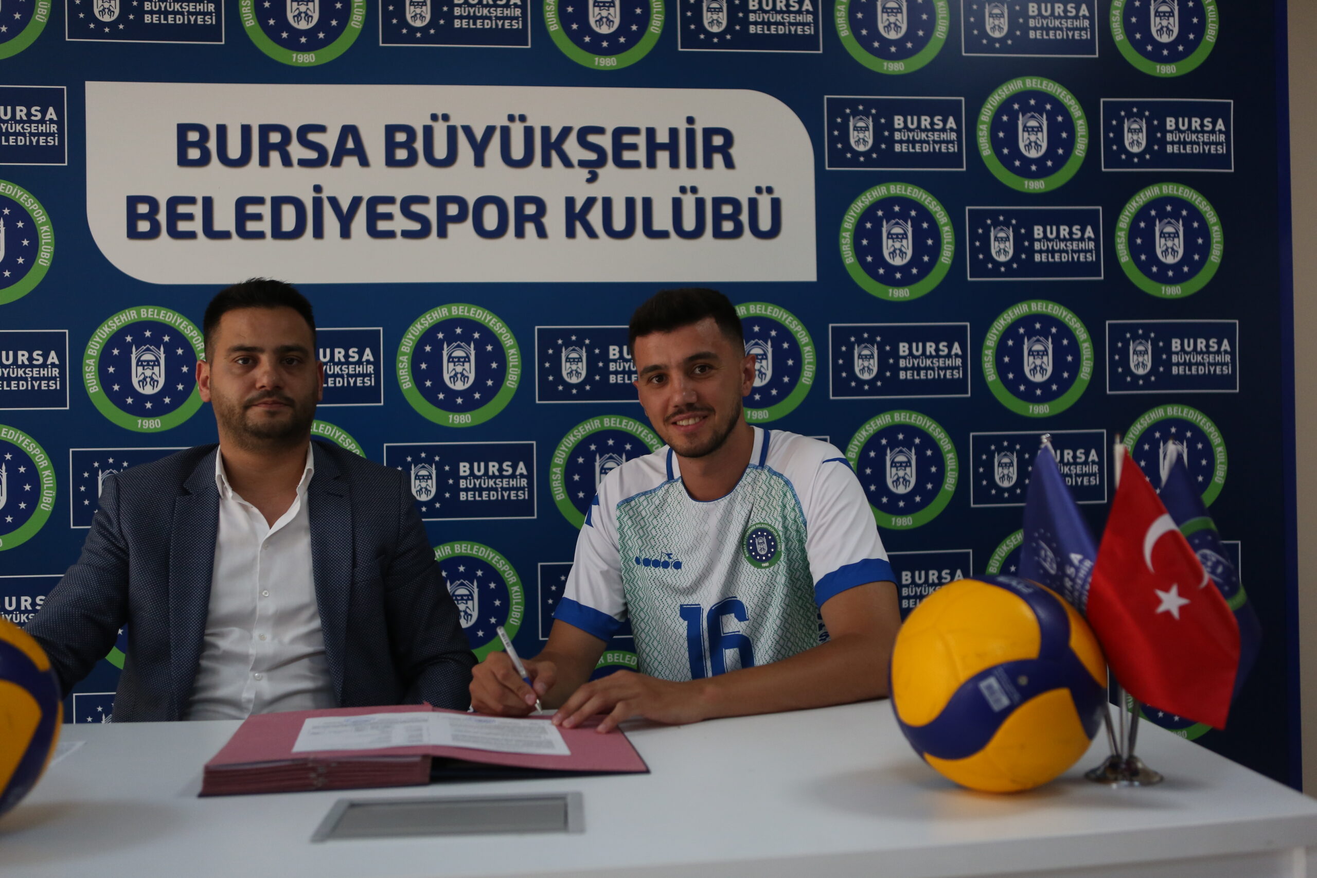 Bursa ekibi transferde atağa kalktı! Bursa ekibi transferde atağa kalktı!