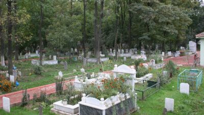 İnegöl’de yetki belgesi almayan mezarlıklarda işlem yapamayacak