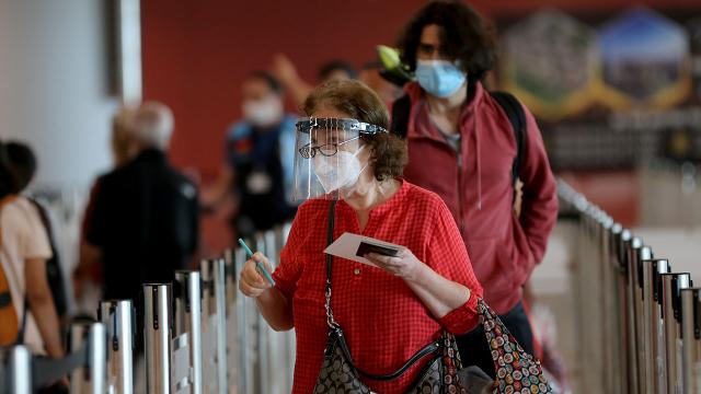 Havalimanlarında bayram tatili yoğunluğu