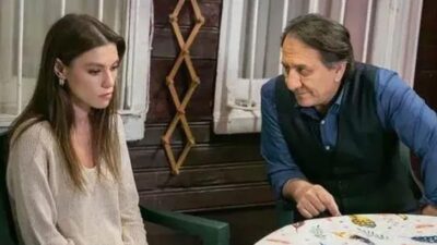 Arka Sokaklar’ın Zeliş’i Yüsra Geyik’ten parlak bikinili dans şov!