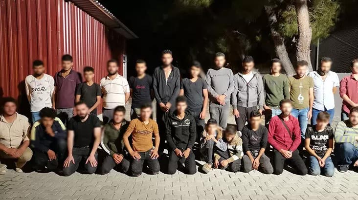 Hatay’da 37 kaçak göçmen yakalandı! 4 organizatör tutuklandı Hatay’da 37 kaçak göçmen yakalandı! 4 organizatör tutuklandı