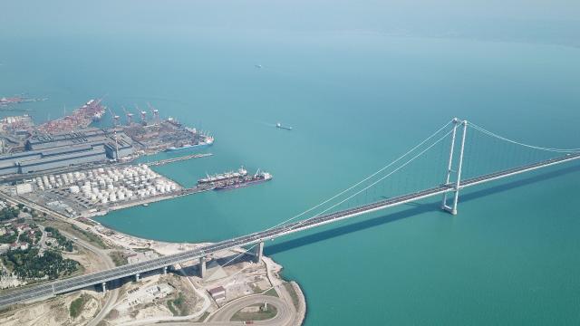 Dikkat çeken değişim! Turkuaz rengine döndü Dikkat çeken değişim! Turkuaz rengine döndü