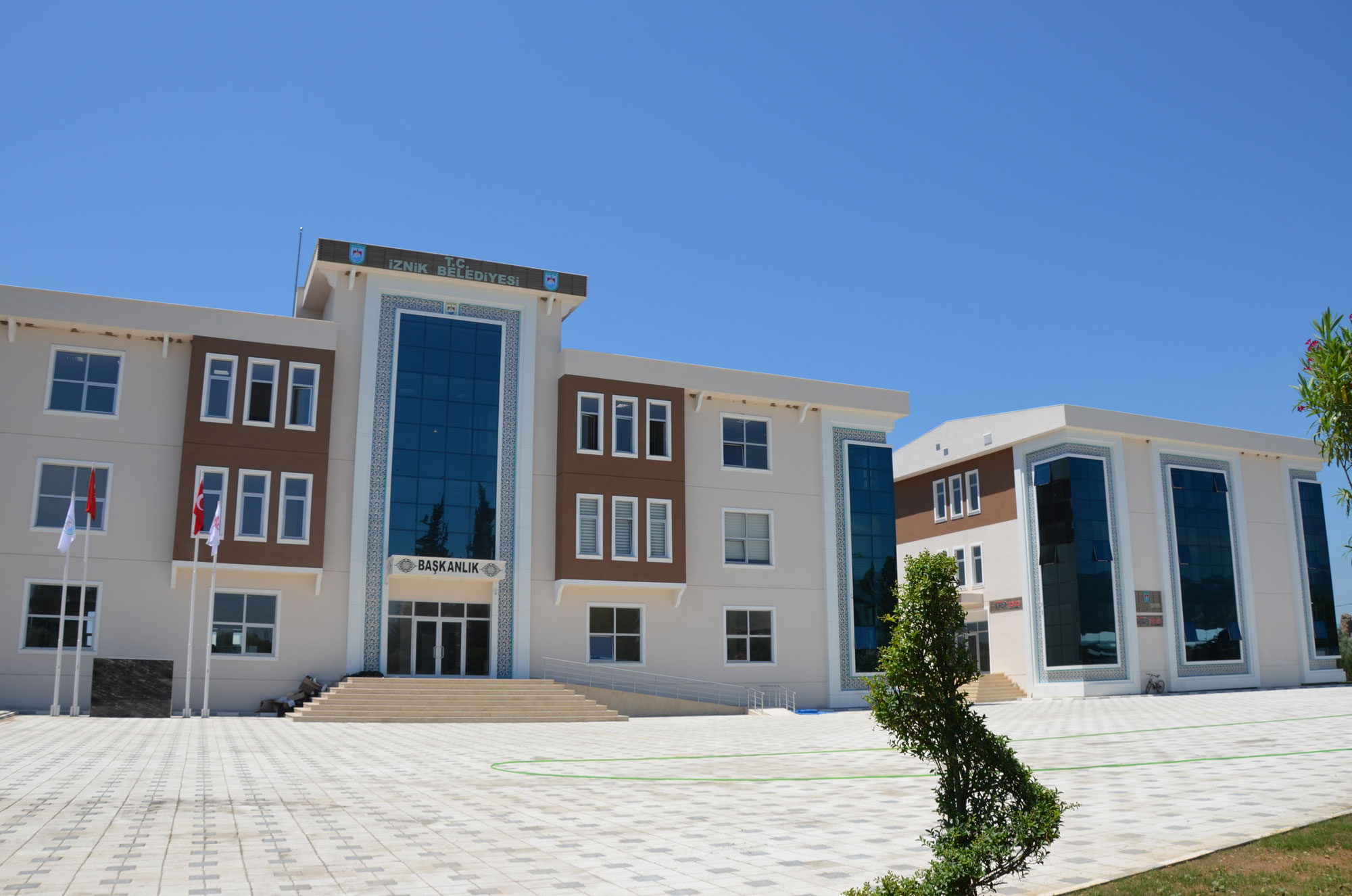 İznik’te bina yıkım işi…