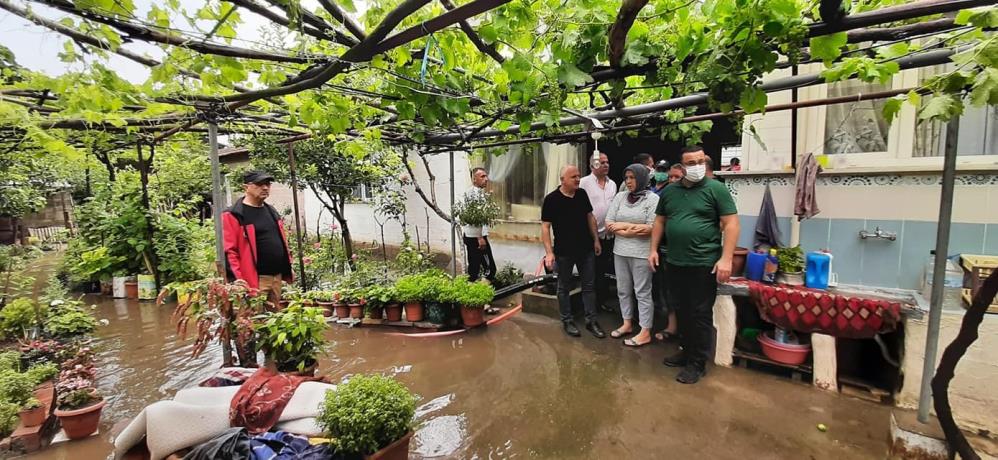 Bursa’da sel vurdu geçti! Yetkililer bölgede… Bursa’da sel vurdu geçti! Yetkililer bölgede…