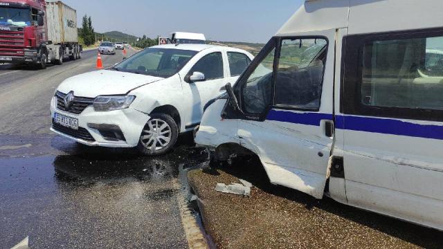 Zincirleme kaza: Çok sayıda yaralı var Zincirleme kaza: Çok sayıda yaralı var