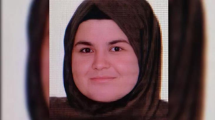 Otomobil bariyere çarptı! 8,5 aylık hamile Esra ve küçük Taha’dan acı haber Otomobil bariyere çarptı! 8,5 aylık hamile Esra ve küçük Taha’dan acı haber