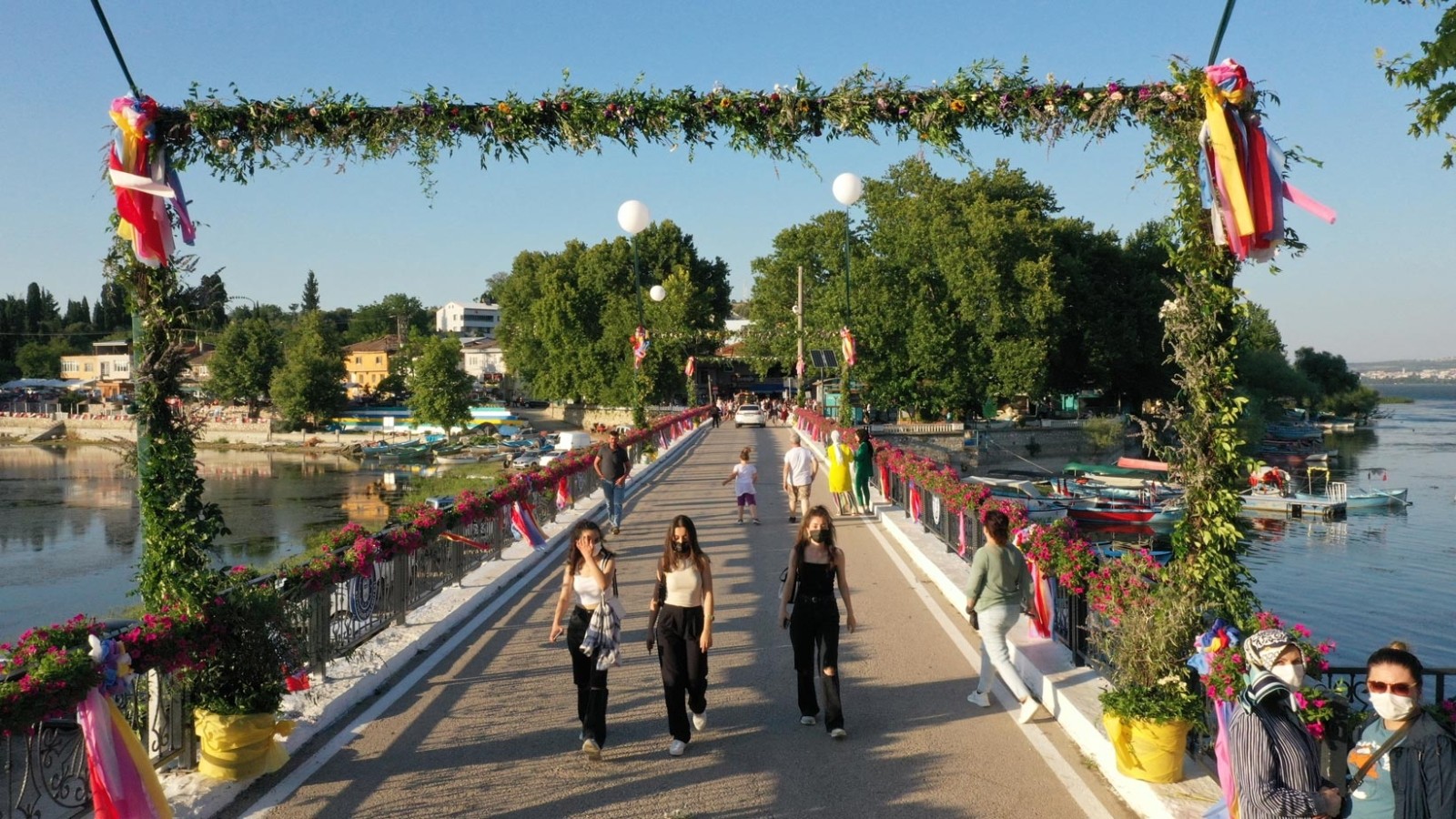 Küçük Venedik’te çiçek şenliği Küçük Venedik’te çiçek şenliği