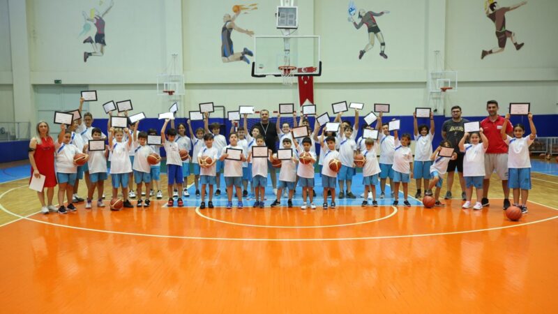 Nilüfer Belediyesi’nin, Nilüfer Belediyespor iş birliğiyle düzenlediği Yaz Spor Okulları’nda