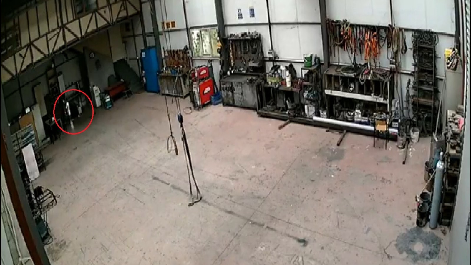 Bursa’da hırsızın iş kazası güldürdü