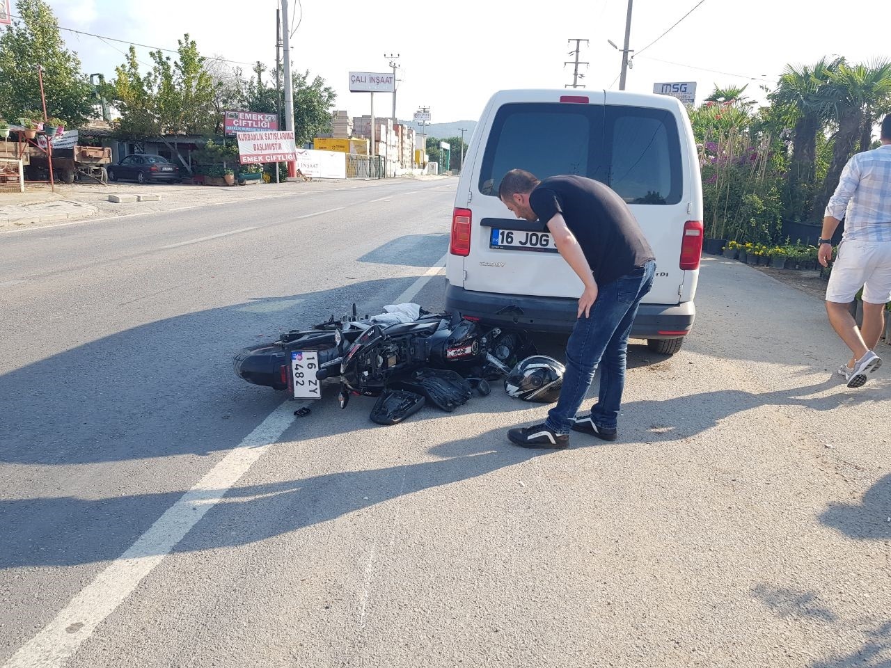 Bursa’da motosiklet sürücüsü ölümden döndü