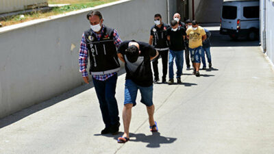 Dizide uyuşturucu kullanmış! Ünlü oyuncu bonzaiyi tuvalete dökerken yakalandı