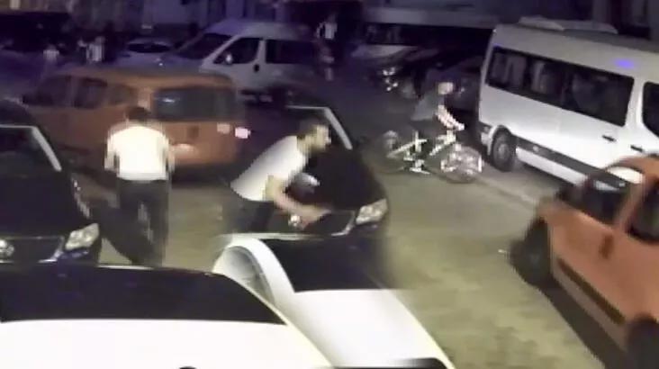 Trafik magandası sokakta dehşet saçtı! 6 kişi ölümden böyle döndü