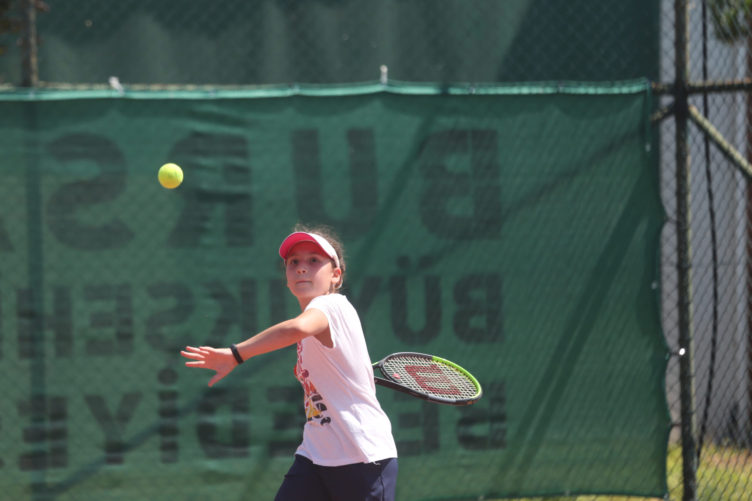 Bursa’da spor zamanı! Kortlar şenlendi…