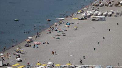 Antalya ve Muğla’nın sahillerinde yoğunluk devam ediyor