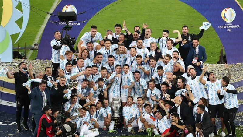 Kupa Amerika finalinde rakibi Brezilya’yı 1-0 yenen Arjantin şampiyon oldu.