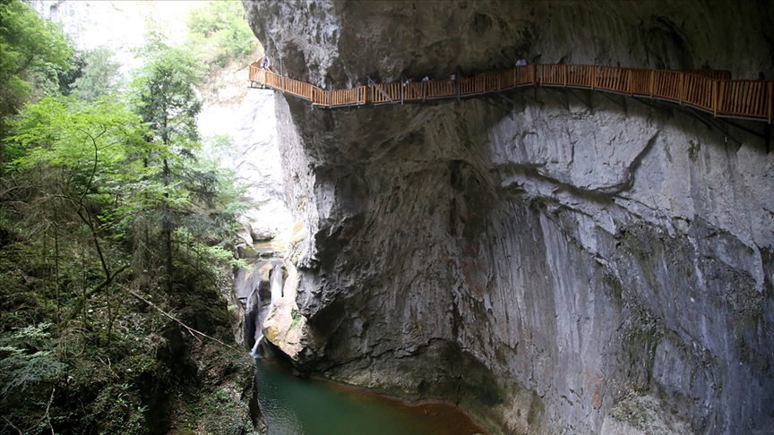 Dünyanın en derin 2. kanyonu! Buraya giren 12 kilometre yürümeden çıkamıyor