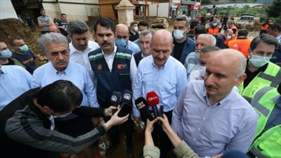 Bakanlar afet bölgesinde