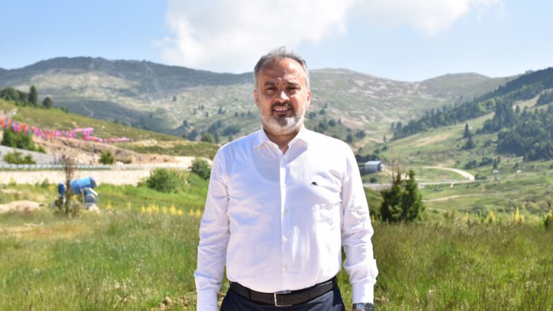 Bursa kent merkezinde olduğu gibi 17 ilçede de ulaşım yatırımlarından