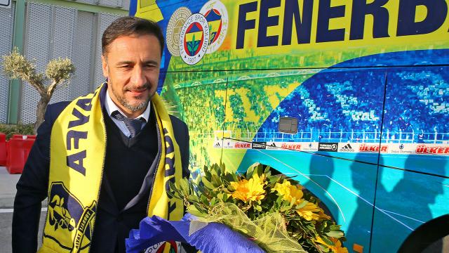 Fenerbahçe Kulübü, teknik direktörlüğe daha önce de çalıştıkları Portekizli Vitor