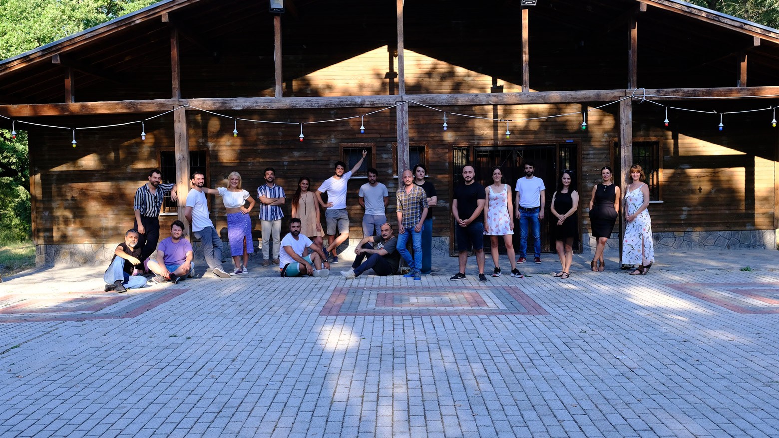 Yıldızların altında tiyatro keyfi Yıldızların altında tiyatro keyfi