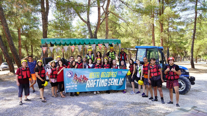 Kestel Belediyesi, gençleri rafting ile buluşturdu Kestel Belediyesi tarafından düzenlenen etkinlik kapsamında onlarca genç, Rafting heyecanına