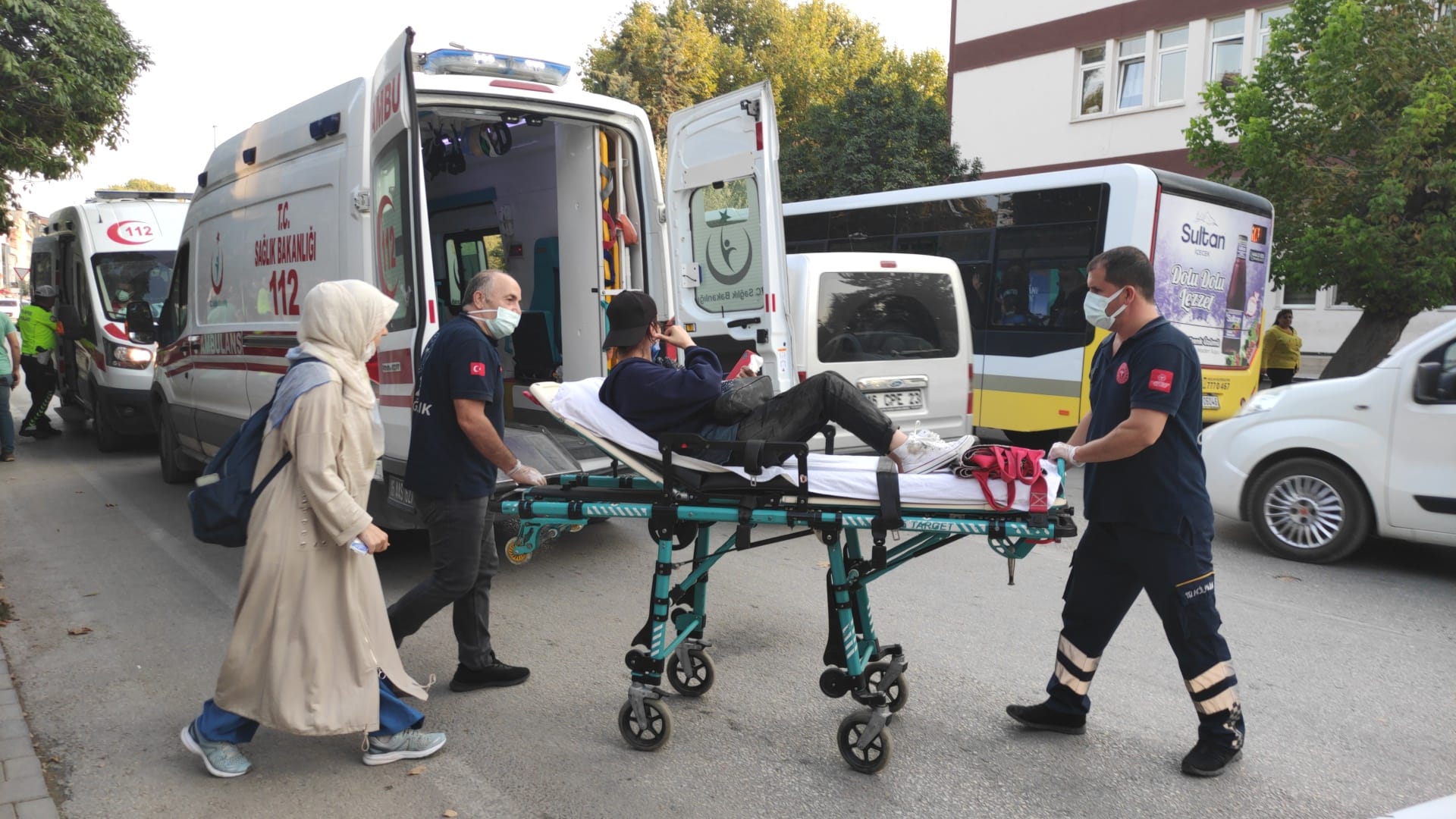 Bursa’da motosiklet yayaya çarptı: 2 yaralı