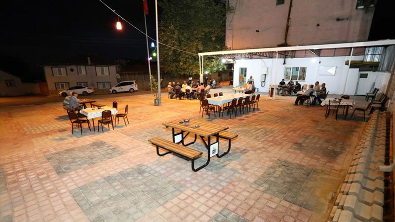 Dipsizgöl yeni meydanına kavuştu Dipsizgöl yeni meydanına kavuştu