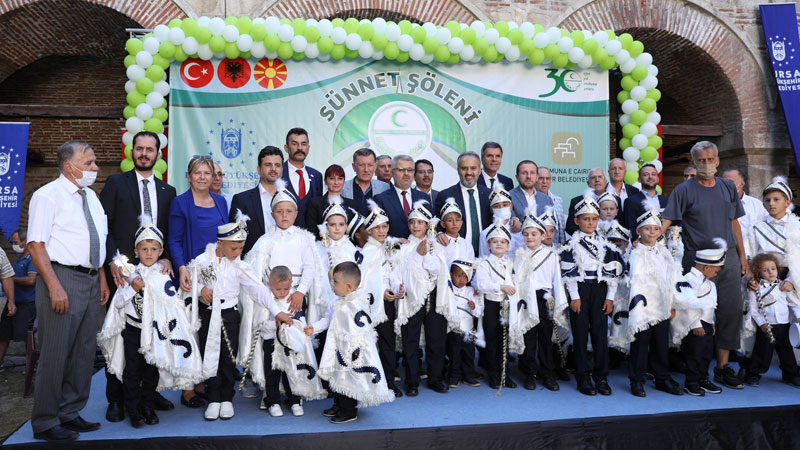 Kuzey Makedonya’nın başkenti Üsküp’te yaşayan Türk, Arnavut, Boşnak ve Makedon