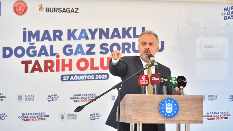 Bursa’da elektrik, telefon ve su gibi hizmetleri kullanmalarına rağmen imar