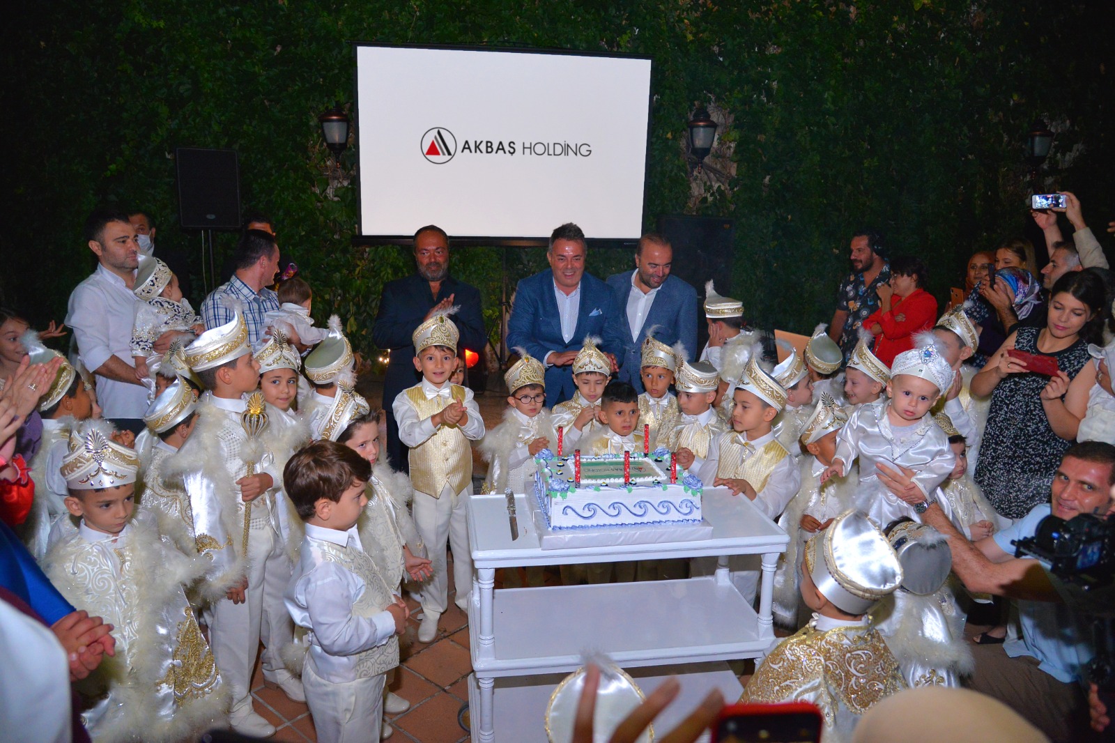 Akbaş Holding, 57 çalışanının çocuğunu sünnet ettirdi