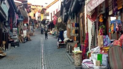 Tarihi Çıkrıkçılar Yokuşu restore ediliyor