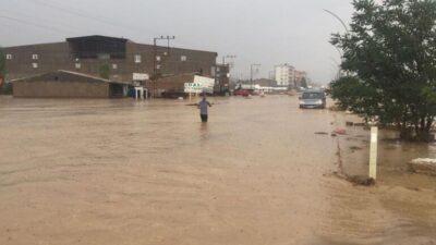 Van-Hakkari kara yolu sel nedeniyle kapandı!
