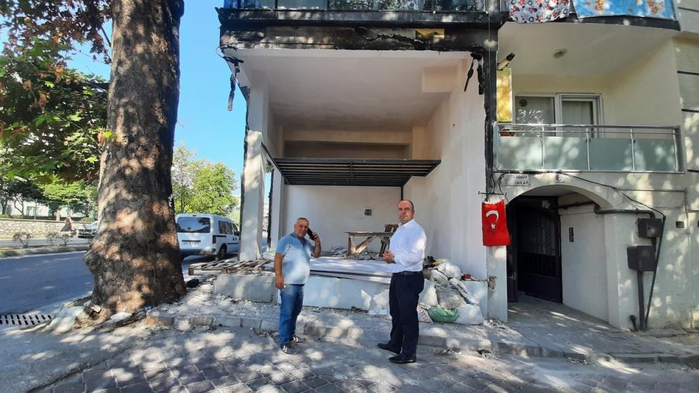 Dükkânı kundaklanan Mudanya esnafına Başkan Aktaş’tan destek Dükkânı kundaklanan Mudanya esnafına Başkan Aktaş’tan destek