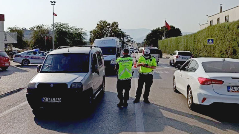 Bursa’da servis sürücülerine sıkı denetim Bursa’da servis sürücülerine sıkı denetim