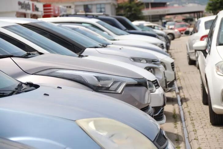 Aylar sonra bir ilk! Otomobil satışlarında sert düşüş yaşandı
