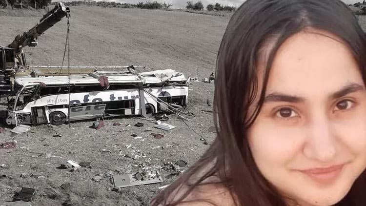 Balıkesir’de 15 kişinin öldüğü kazada tıp öğrencisi Bilge Toker de hayatını kaybetti Balıkesir’de 15 kişinin öldüğü kazada tıp öğrencisi Bilge Toker de hayatını kaybetti