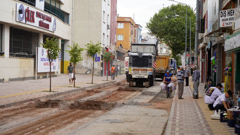 Kestel Belediyesi’nden asfalt mesaisi Kestel Belediyesi Fen İşleri Müdürlüğü Ekipleri, eskiyen veya yıpranan asfaltın