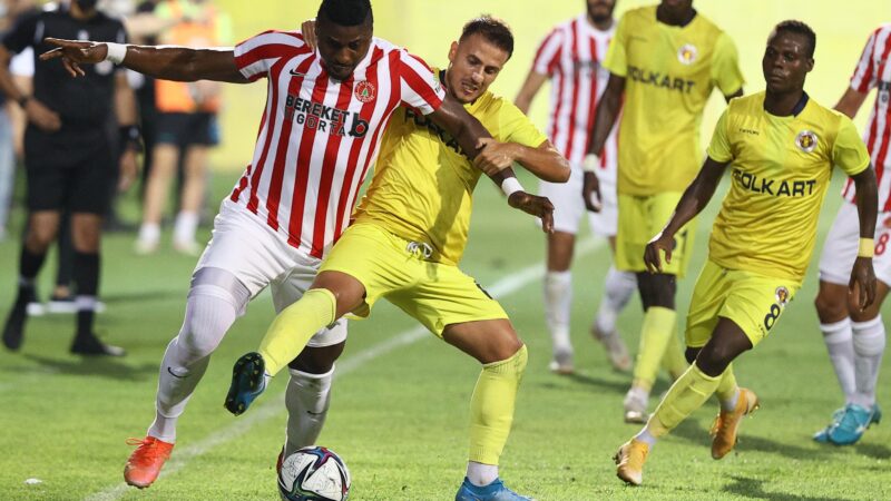 TFF 1.Lig'de 3. hafta karşılaşmaları sürüyor... Günün ilk maçlarında Samsunspor,