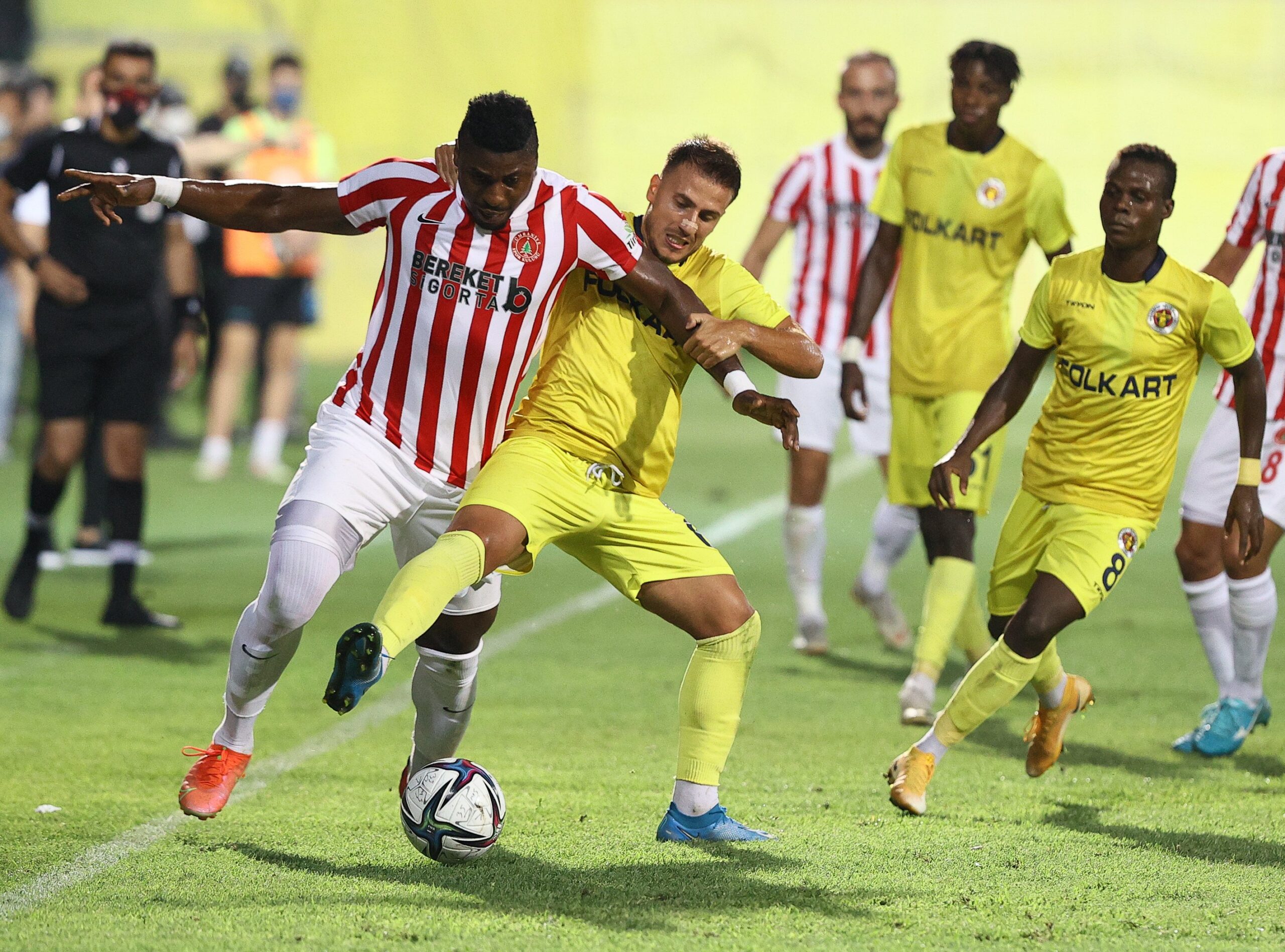 1.Lig’de gollü maçlar! Zirve yarışı…