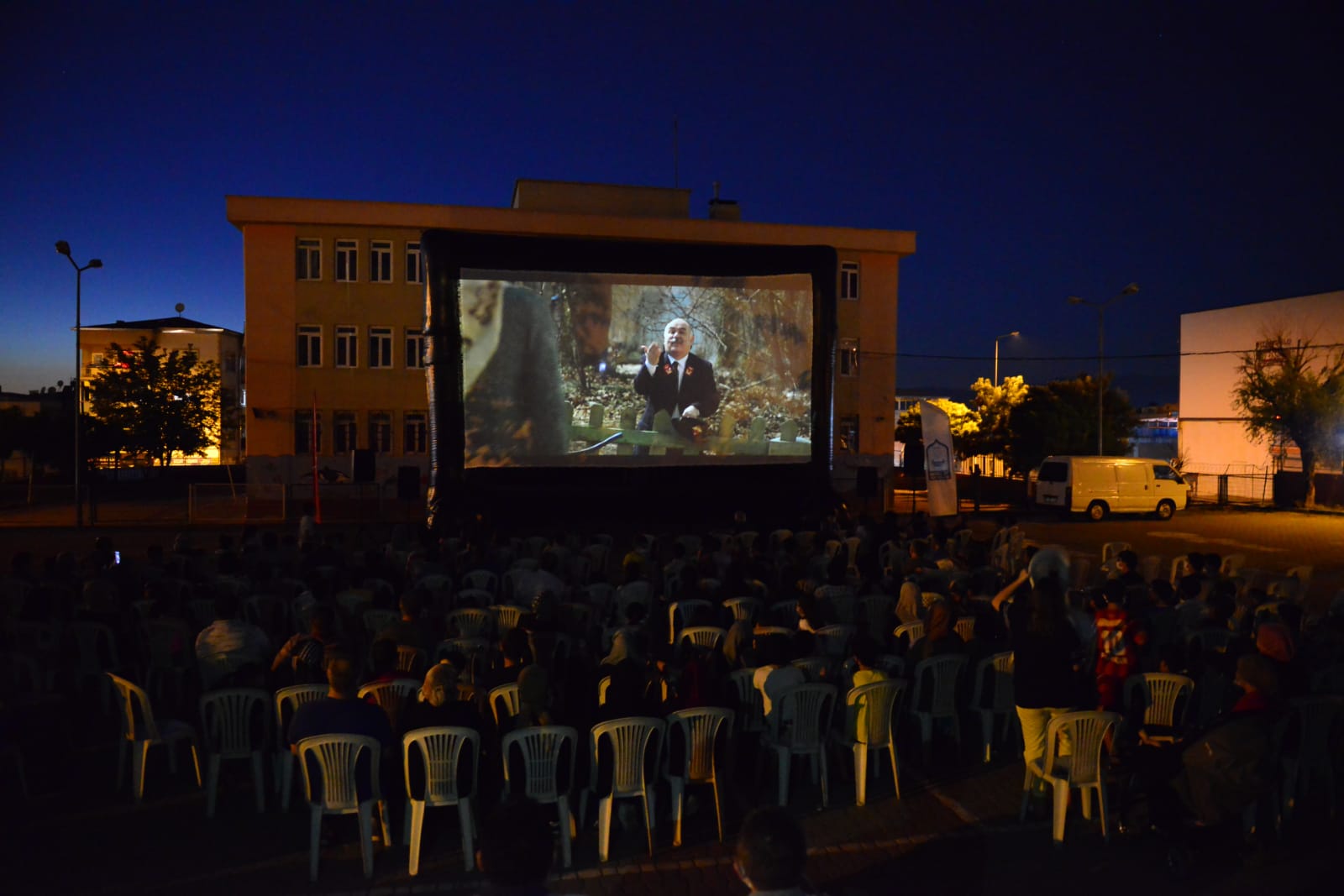 Yıldırım’da yazlık sinema günleri başladı Yıldırım’da yazlık sinema günleri başladı